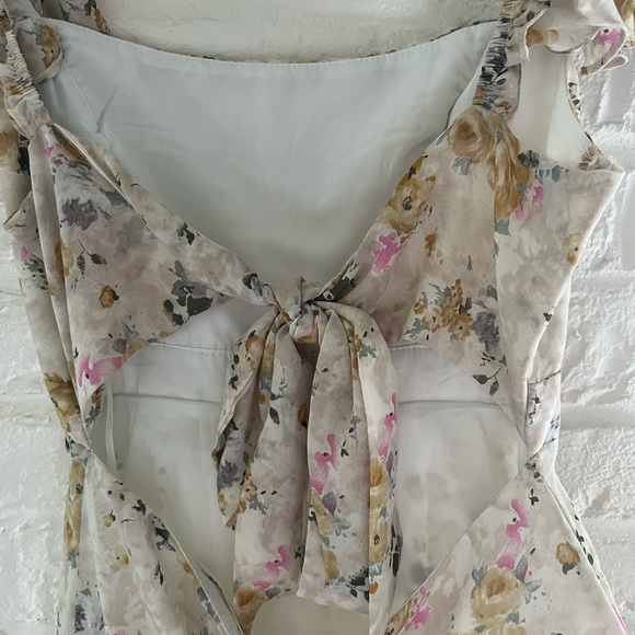 Selfie Leslie Lazy Sunday frill shoulder dress - Picture 4 of 6